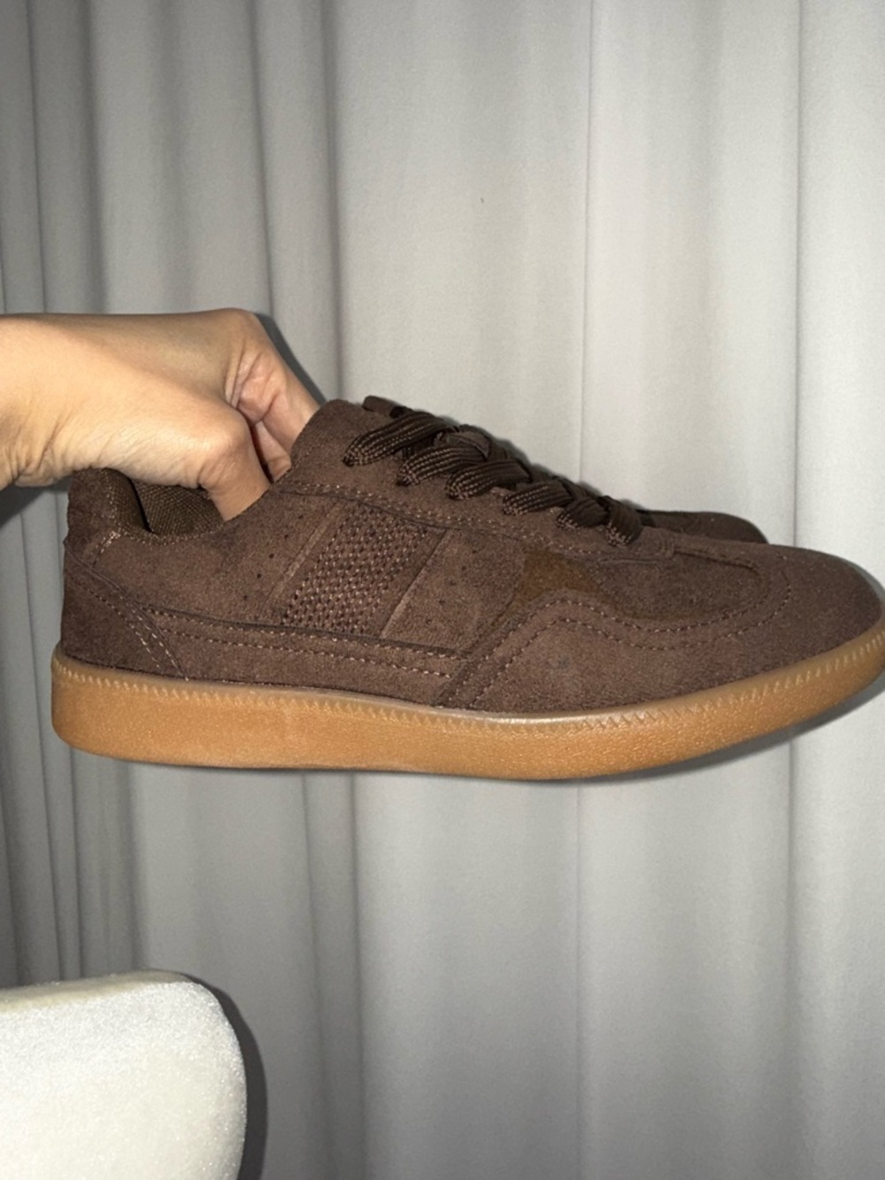 Brand new brown sneakers